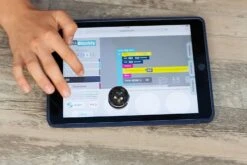 Ozobot Bit 2.0 Titanium Black – STEM Programeerbare Minirobot -Speelwereld Winkel azobot bit 2.0 titanium black 3 1