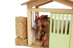 Kidsglobe Paardenbox Paardenstal 1 Box Rose/Wit 9 Kidsglobe Paardenbox Paardenstal 1 Box Rose/Wit -Speelwereld Winkel kids globe 610206 paardenbox roze paardenstal enkel 8713219361238 2