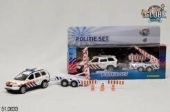 Kidsglobe Politie Auto Volvo XC90 Met Aktiewagen En Accessoires -Speelwereld Winkel kidsglobe 510633 politie volvo xc90 met pijlwagen aktiewagen aanhangwagen 3