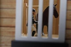 Kidsglobe Paardenstal Met 4 Boxen En Berging Bruin/groen 13 Kidsglobe Paardenstal Met 4 Boxen En Berging Bruin/groen -Speelwereld Winkel kidsglobe hoek paardenstal 4 paardenboxen bruingroen met berging 4