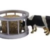Voederring Met Ronde Baal En Koe Schaal 1 : 32 -Speelwereld Winkel koe met voederring kidsglobe 571961 scaled 1