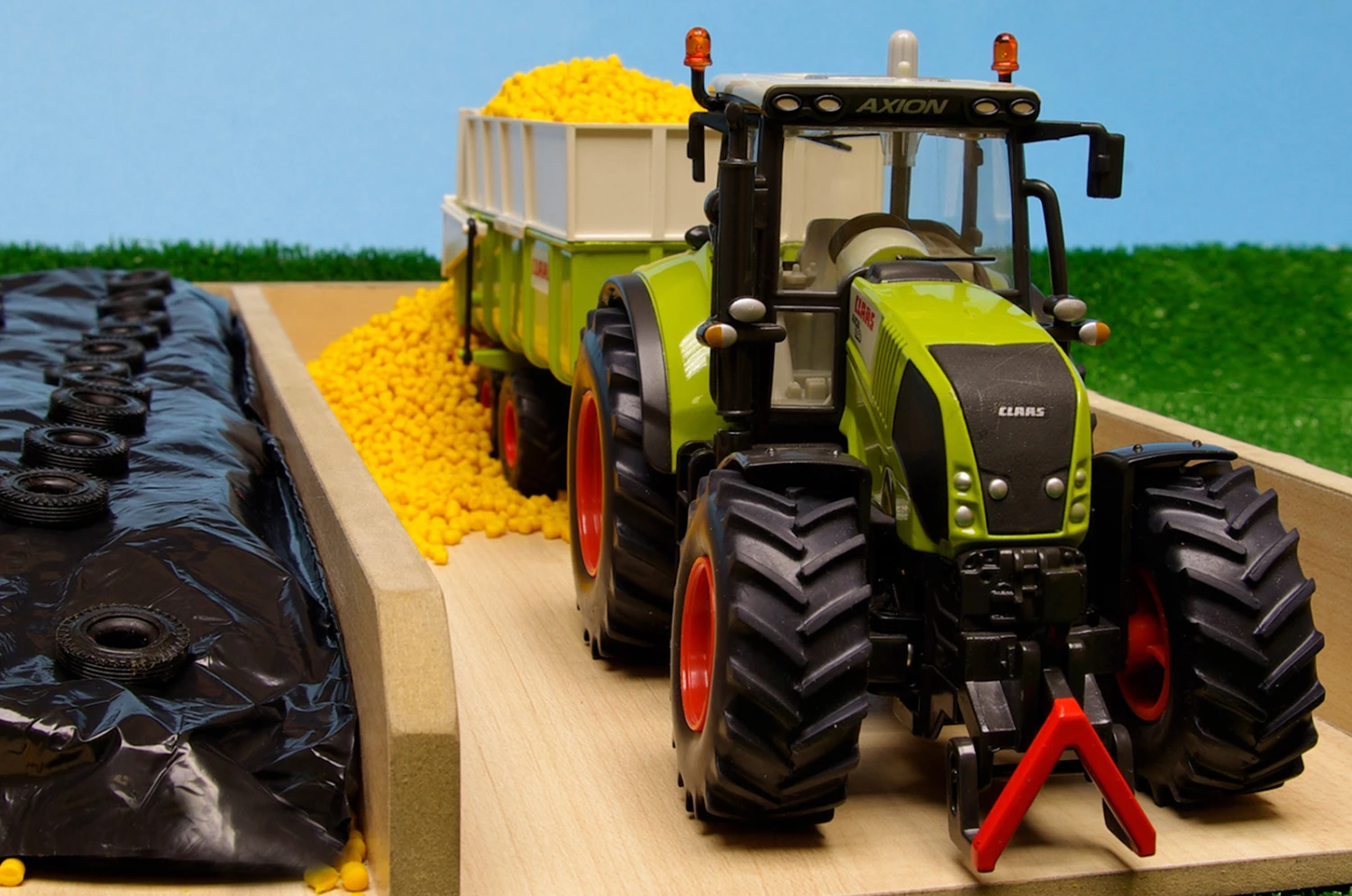 Sleufsilo Kidsglobe Met-tussenwand Schaal-1:32 6 Sleufsilo Kidsglobe Met-tussenwand Schaal-1:32 - Afbeelding 4