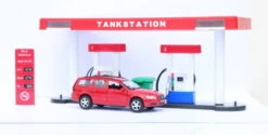 Kidsglobe Tankstation + Volvo V70